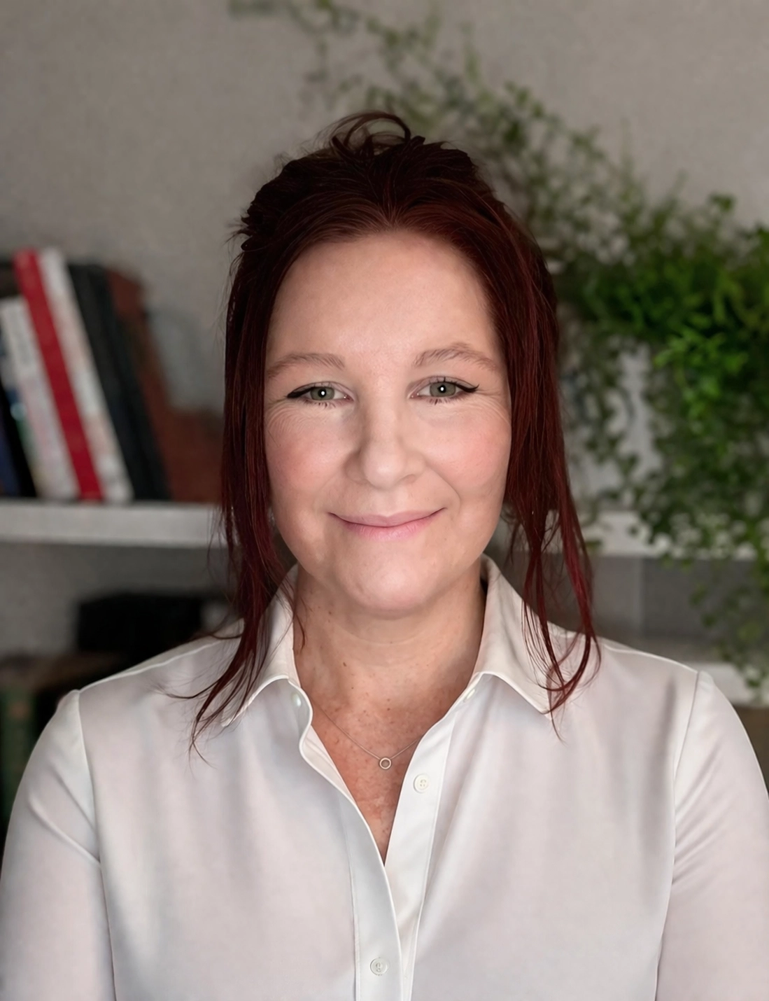 CV-Photo Sarah Roe, accredited counsellor at Think Counselling